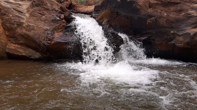 Cachoeira em Macacos